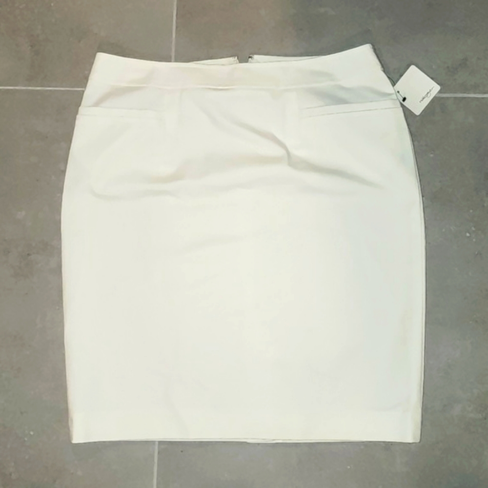 NWT HALOGEN WHITE SKIRT